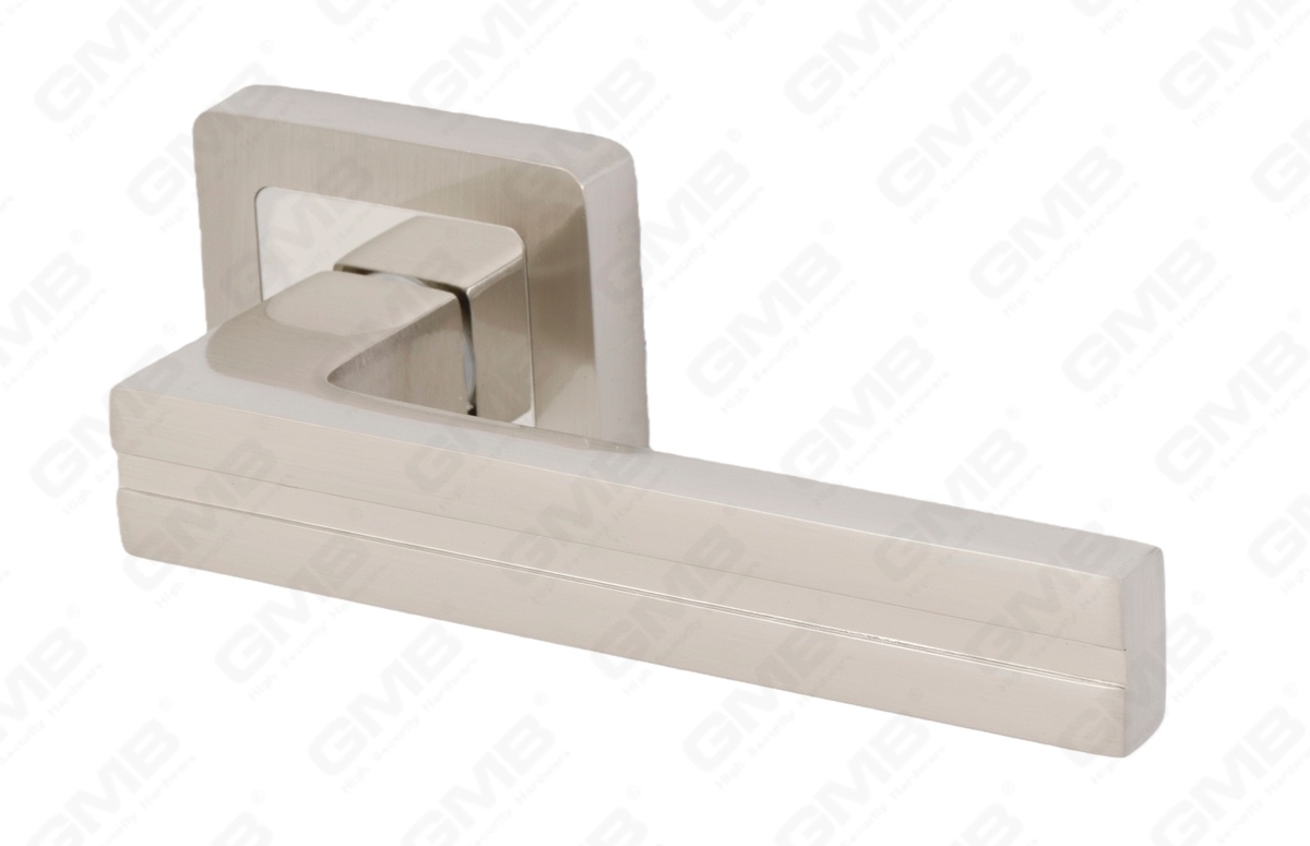 POIGN&Eacute;E EN ALUMINIUM_MG_2065