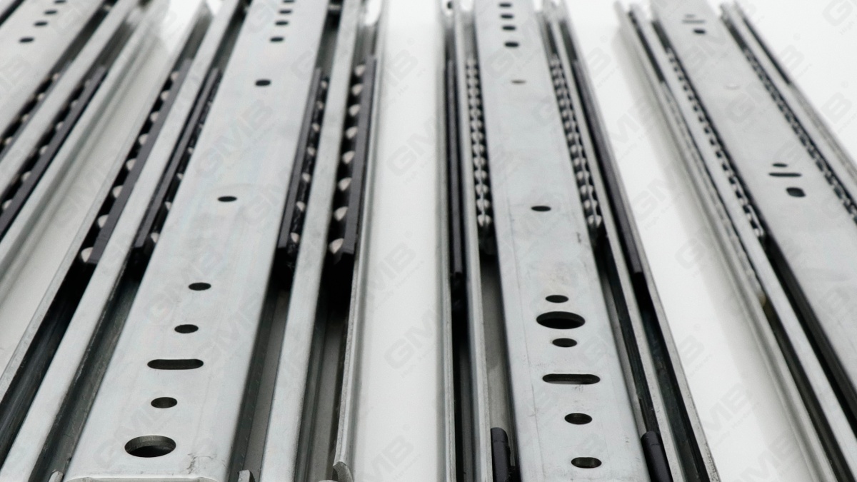 Glissière de tiroir à roulement à billes à extension complète robuste (GMB5303)