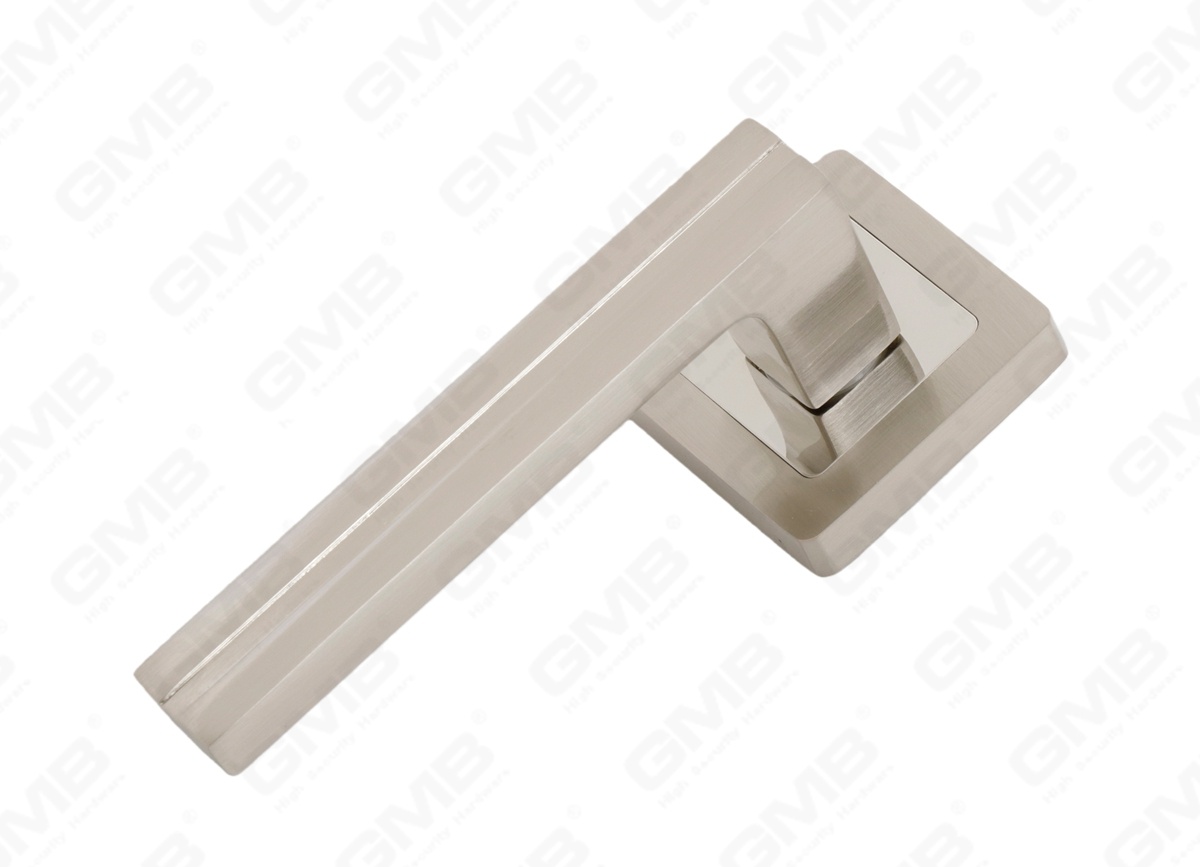 POIGN&Eacute;E EN ALUMINIUM_MG_2069