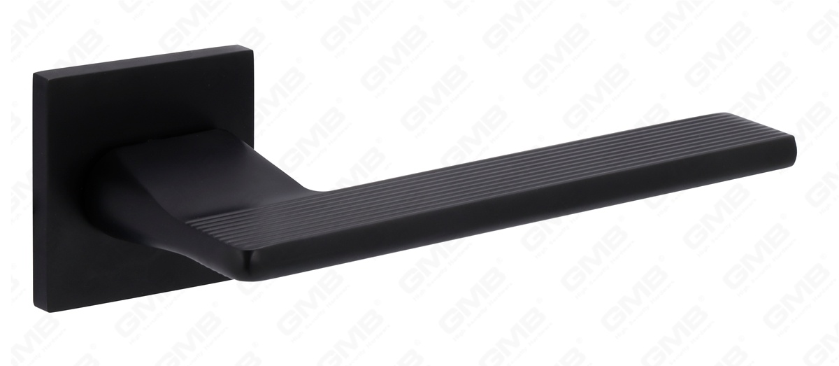 POIGN&Eacute;E EN ALUMINIUM_MG_0393