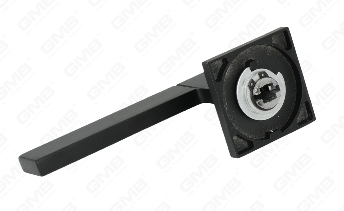 POIGN&Eacute;E EN ALUMINIUM_MG_9355