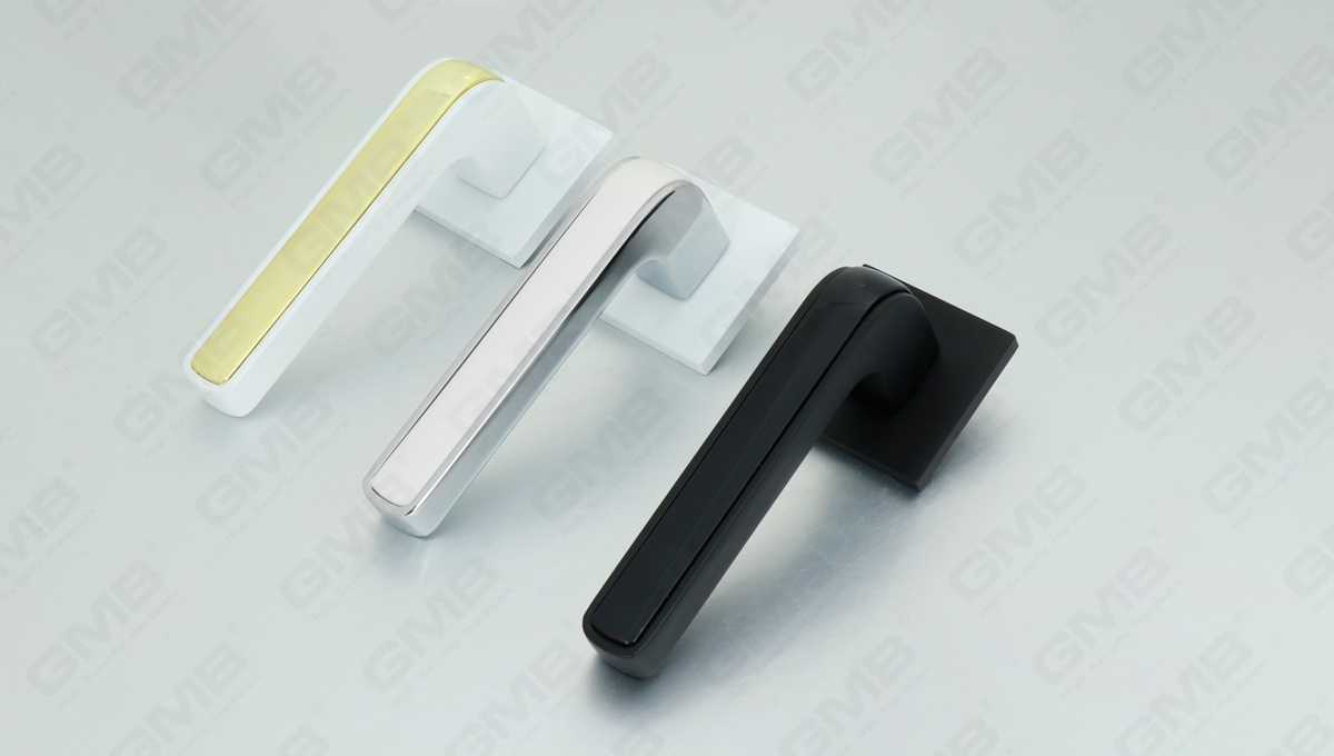 POIGN&Eacute;E EN ALUMINIUM_MG_9494