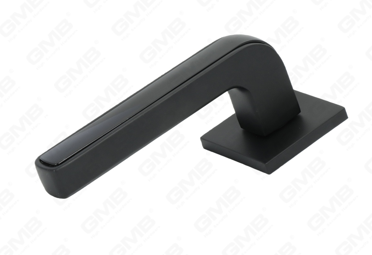 POIGN&Eacute;E EN ALUMINIUM_MG_9434