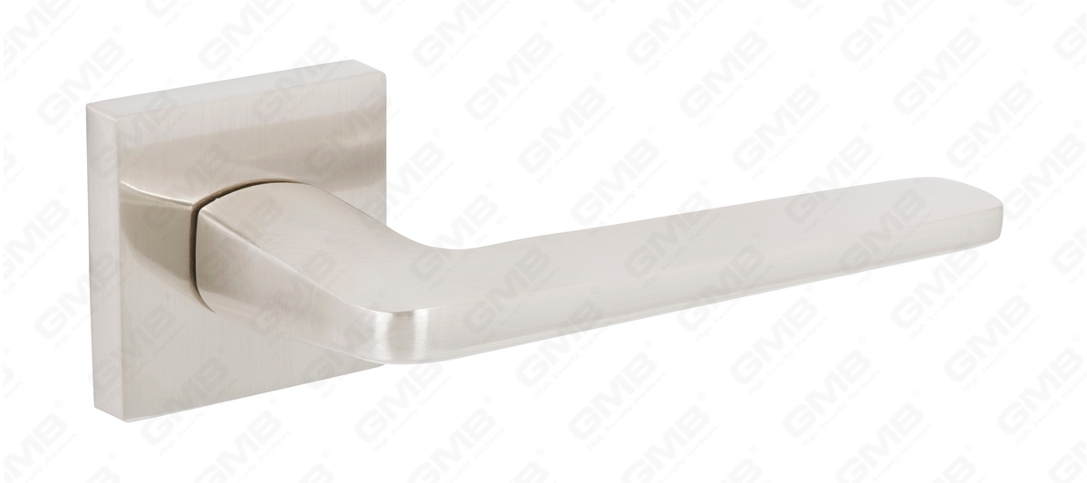 POIGN&Eacute;E EN ALUMINIUM1_MG_2022