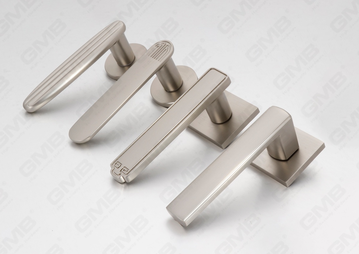 POIGN&Eacute;E EN ALUMINIUM_MG_8570 - Couleur