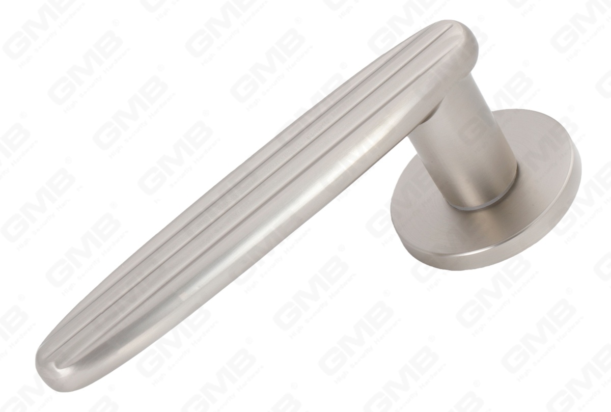 POIGN&Eacute;E EN ALUMINIUM_MG_8204