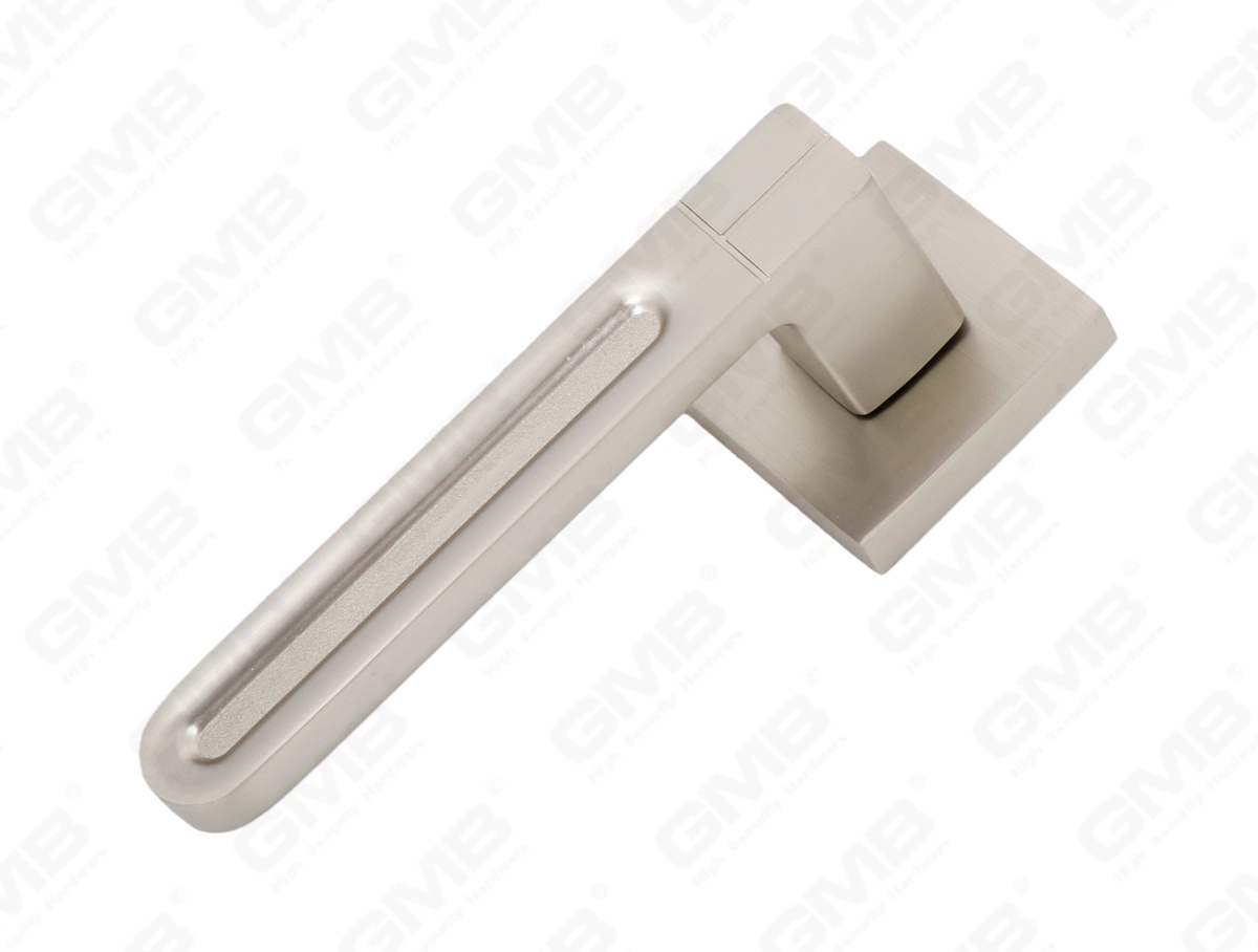 POIGN&Eacute;E EN ALUMINIUM_MG_2016