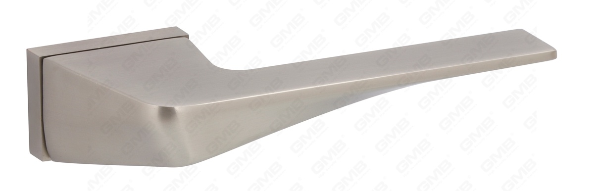 POIGN&Eacute;E EN ALUMINIUM_MG_0392