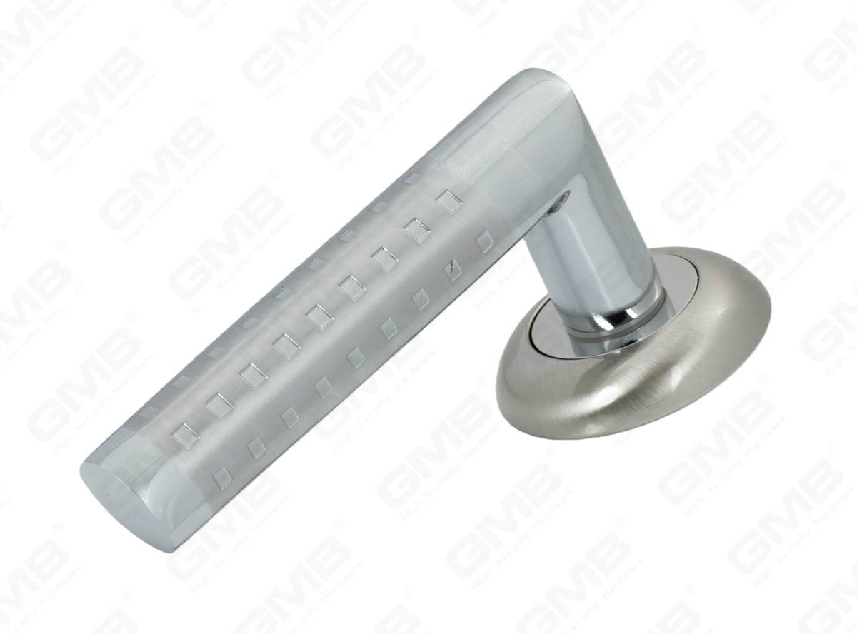 POIGN&Eacute;E EN ALUMINIUM_MG_9733